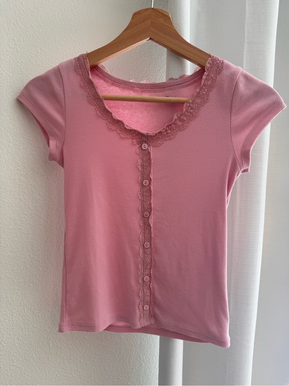 Abercrombie kids Pink Lace-Trim Button Front Tee 💕